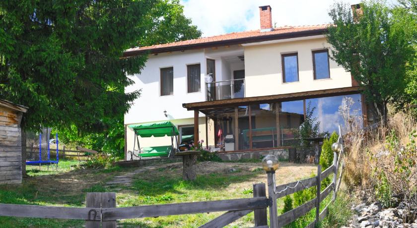 Foto КЪЩА ЗА ГОСТИ “НИЯ” - Booking Diskon Spesial