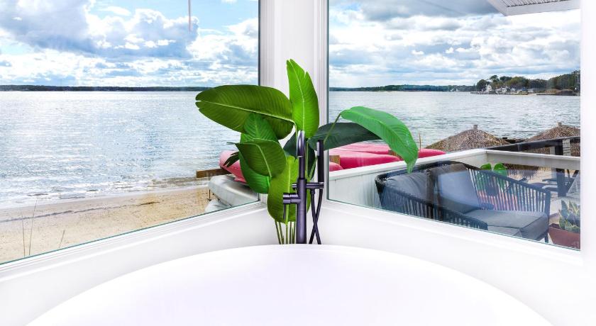 Aquebogue Aqua by American Beech - Adults Only 3-Star Accommodation view