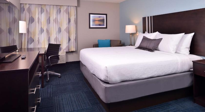 Best Western St. Clairsville Inn & Suites