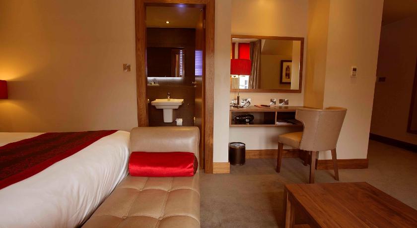 Image of Executive Double Room with Street View 6