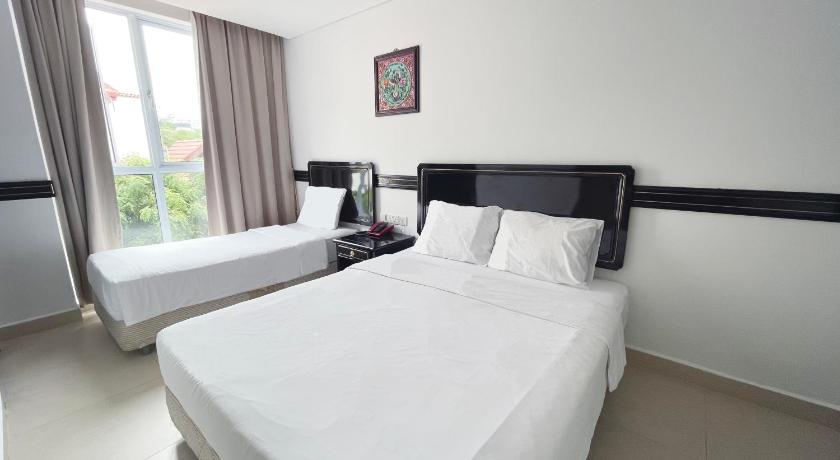 Image of Deluxe Family Room 1