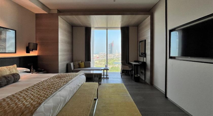 Taj Jumeirah Lakes Towers photo