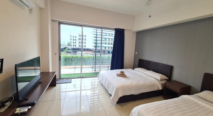 Aeropod KK Corner Unit Near City and Airport 4 pax Free Parking photo