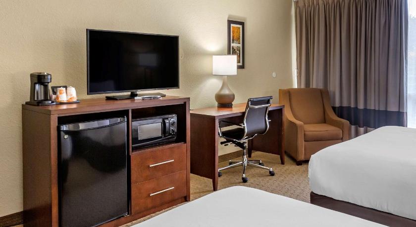 Comfort Inn & Suites near Danville Mall