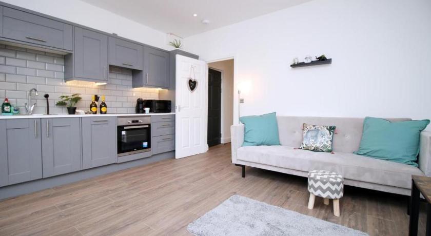 16 North Road Flat 1 by Mia Living Free Parking On Site — Hotel in Cardiff