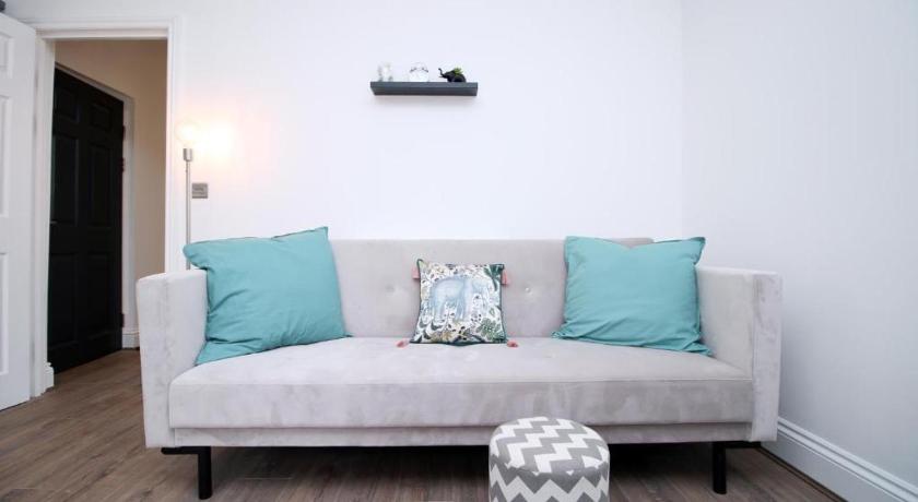 16 North Road Flat 1 by Mia Living Free Parking On Site photo