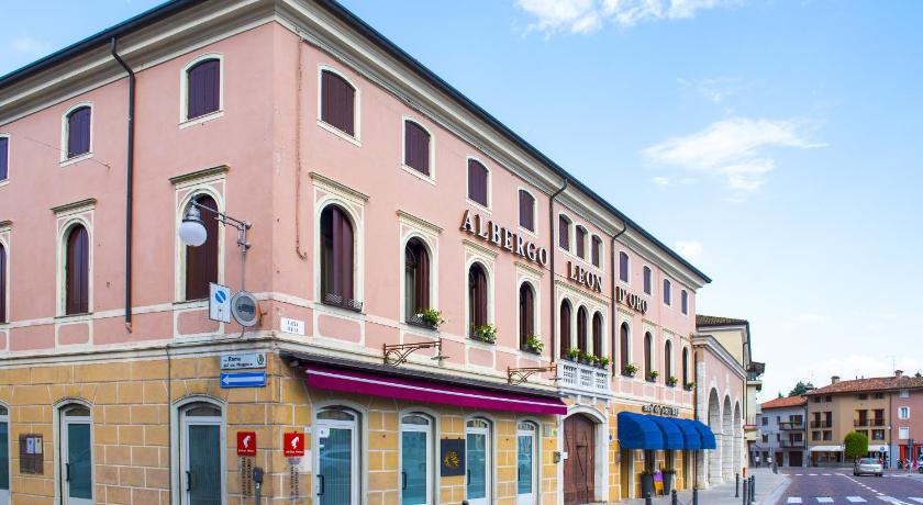 Albergo Leon D'Oro photo