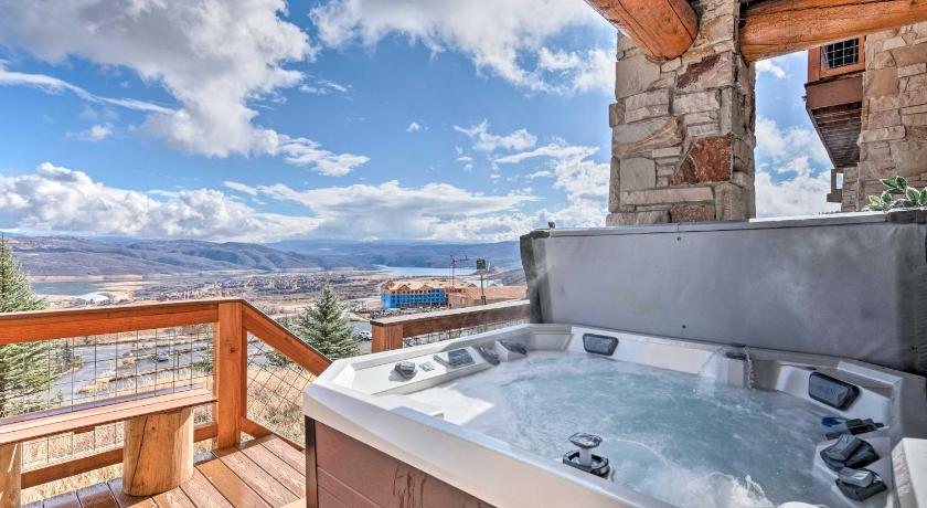 Ski-In and Ski-Out Townhome with Sauna and Hot Tub! — Hotel in Park City (UT)