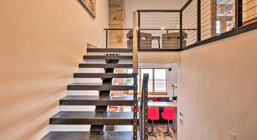 Ski-In and Ski-Out Townhome with Sauna and Hot Tub! photo