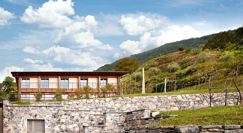 Residence Caffe Maya — Hotel in Maslianico