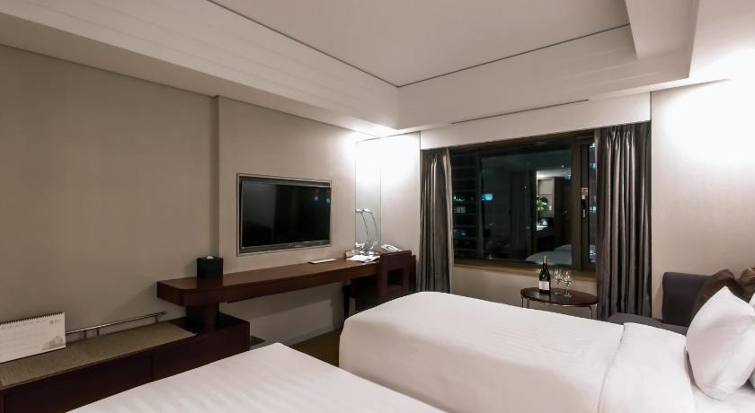 Image of Superior Twin Room 3