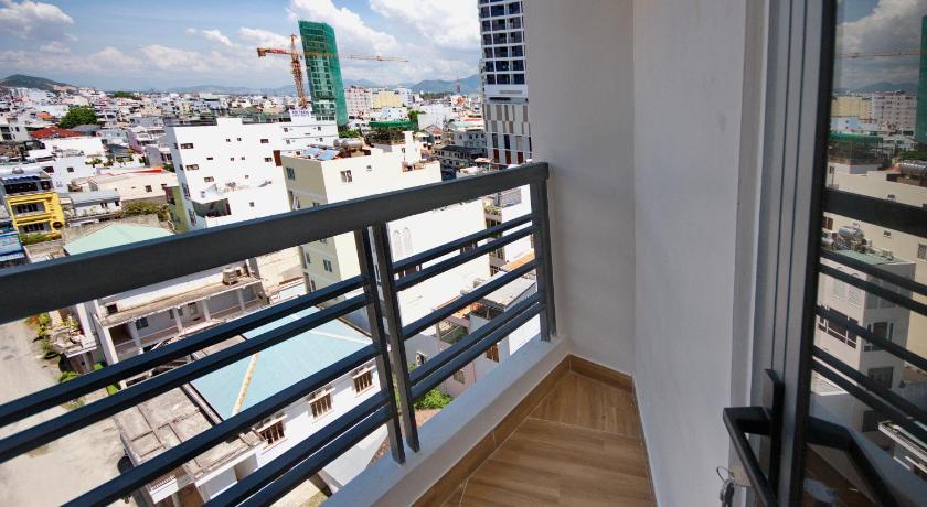 Image of Deluxe Triple Room with balcony 7