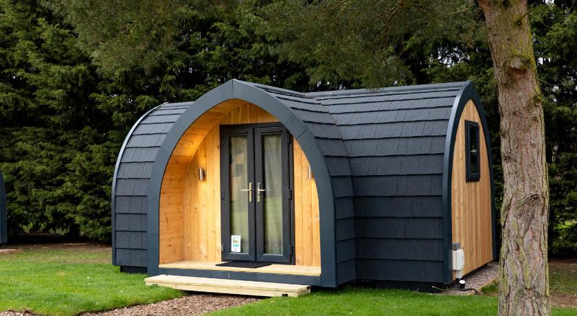 Camping Pods Trevella Holiday Park — Hotel in Newquay