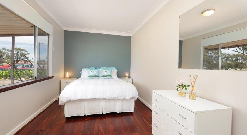 Mandurah Beach Shack photo