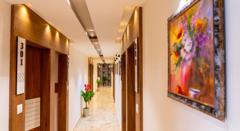 Hotel Lee Grand photo