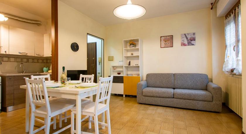 ALTIDO Lovely Flat for 4 with Balcony and Free Parking — Hotel in Pisa