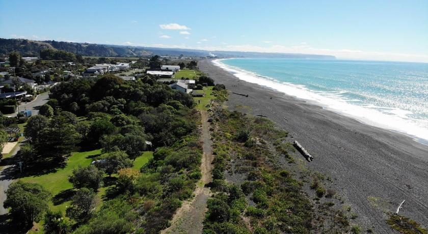 Napier Beach Holiday Park and Motel photo