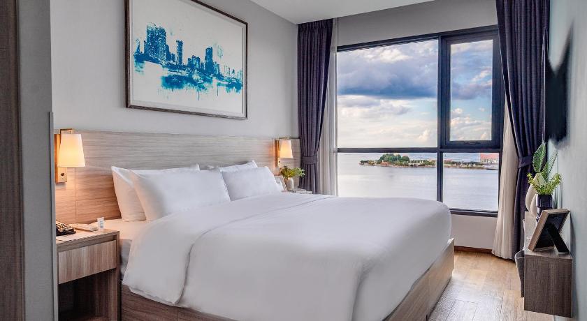 촌부리 Oakwood Hotel & Residence Sri Racha 5つ星 ホテル 外観