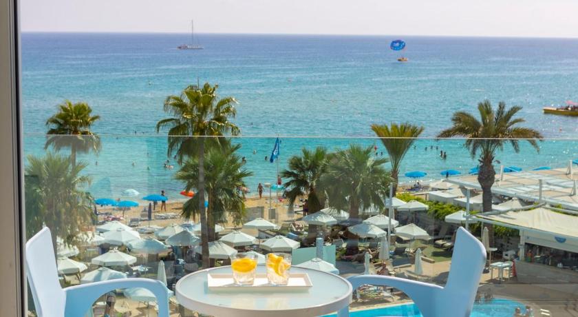 Εικόνα για Δίκλινο Δωμάτιο με 1 Διπλό ή 2 Μονά Κρεβάτια και θέα στη Θάλασσα (Sea View Double or Twin Room) 1