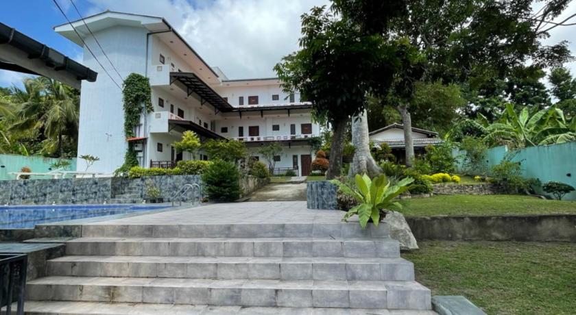Illamperuma Villa - image 5