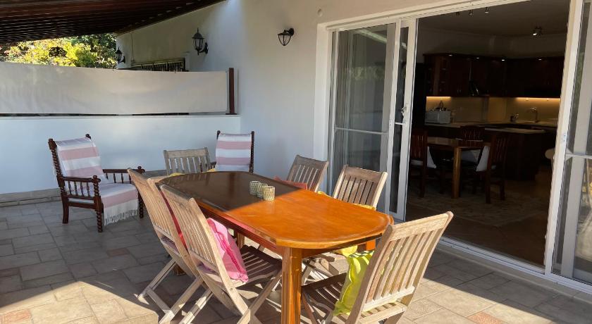 Beach House With Direct Access to Private Beach Near Bodrum photo