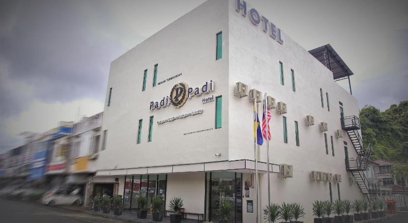 a large building with a sign on the side of it, PADI PADI HOTEL in Kangar