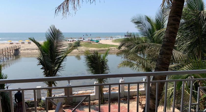 Chique Shanti Resort photo