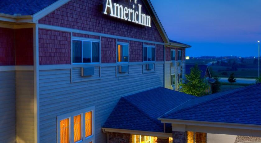 AmericInn by Wyndham Newton