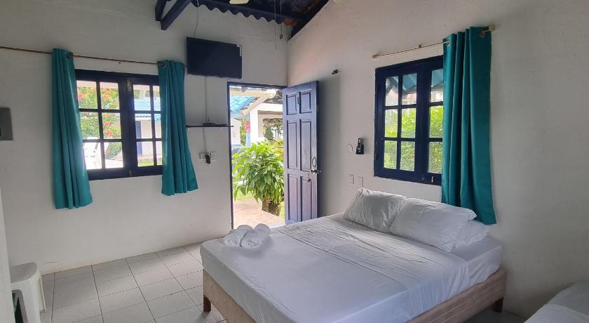Paradise Island Beach Hotel photo