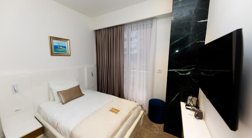 Habitat Hotel Tirana photo