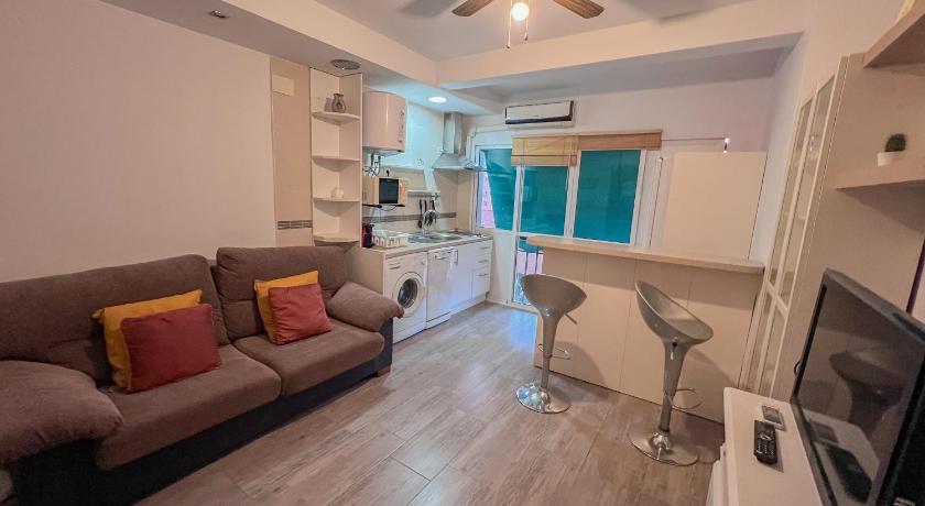 Bonito apartamento cerca del puerto — Hotel in Málaga