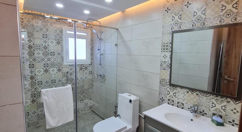 Tonny House photo