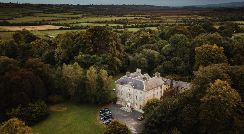 Roundwood House - image 10