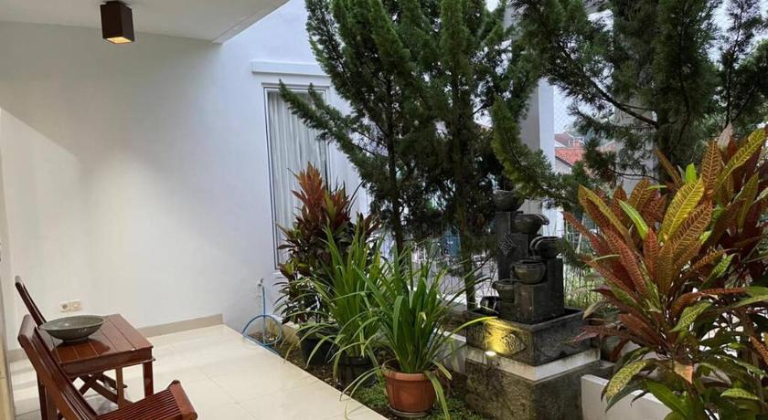 BALI Luxury Guest House Purwokerto photo