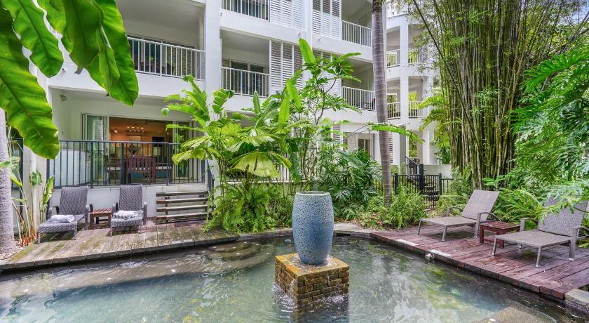 The Beach Club Premium Private Apartments — Hotel in Cairns