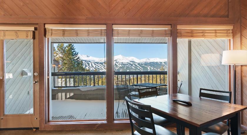 Breckenridge (CO) Gold Point Resort Breckenridge by Vacatia 3-Star Accommodation lobby