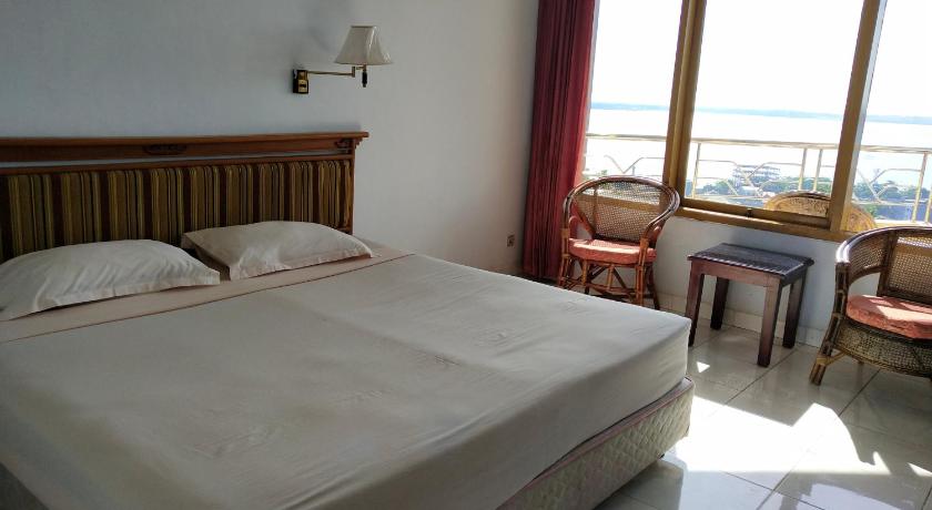 Image of Deluxe Double Room with Balcony and Sea View 3