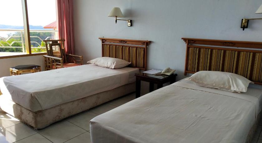Image of Deluxe Double Room with Balcony and Sea View 6