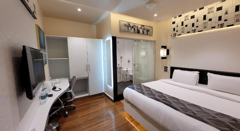 Superior Deluxe Double or Twin Room 