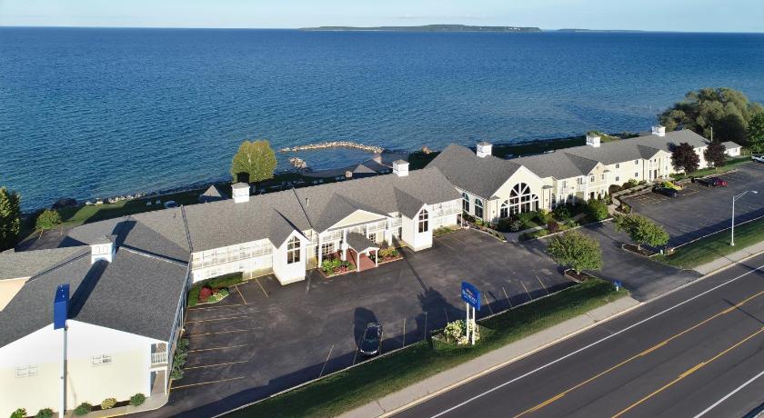 Baymont by Wyndham St. Ignace Lakefront