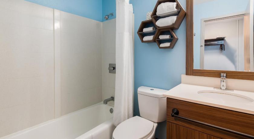 HomeTowne Studios Newport News – Hampton West photo