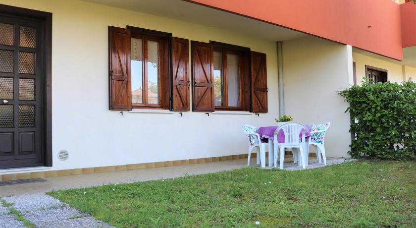 Apartment In Villa With Private Garden - image 2