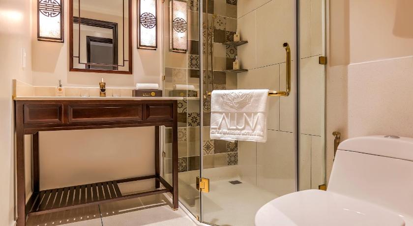 Image of Deluxe Double Pool View 7