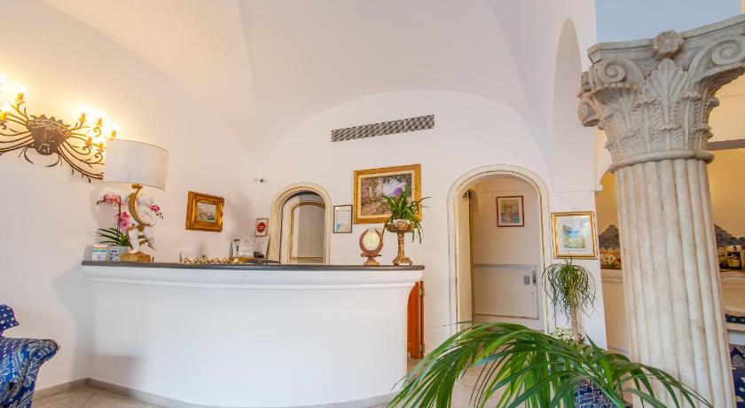 Hotel Reginella photo