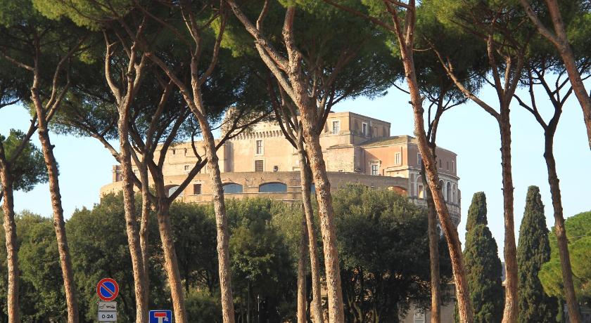 ローマ WE LOVE ROMA Guest House 4つ星 ホテル ロビー