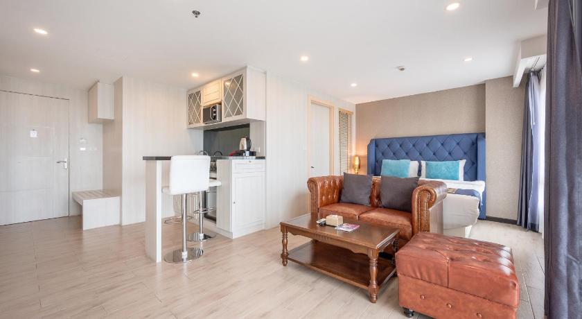 Image of Club Deluxe Room 7