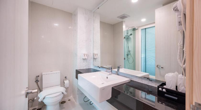 Image of Club King Room 12