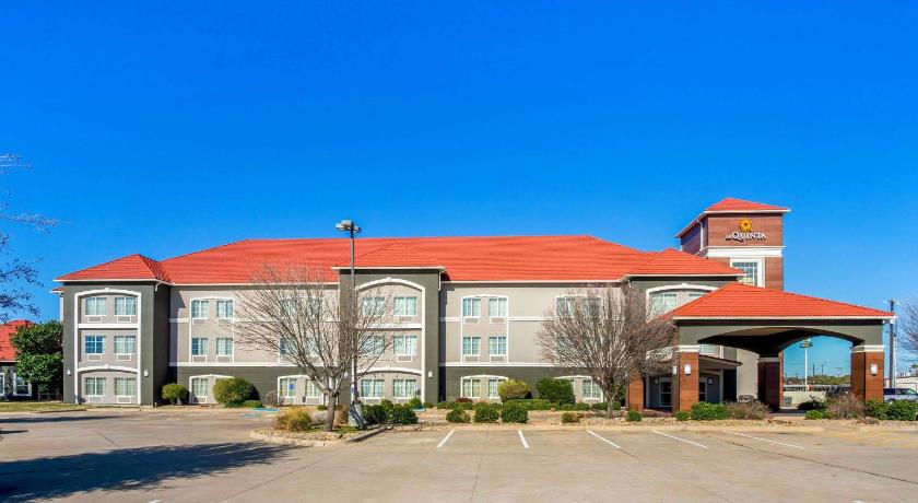 La Quinta Inn & Suites by Wyndham Eastland photo