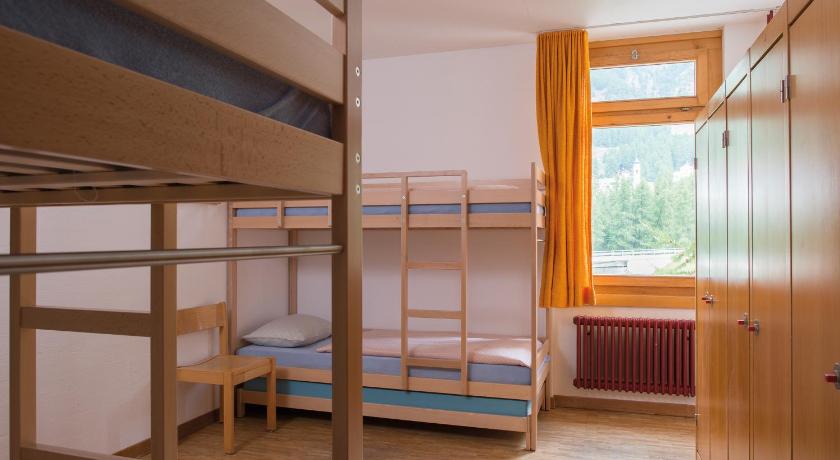 Pontresina Youth Hostel photo