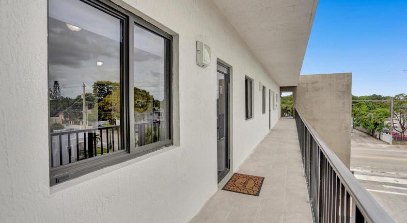 마이애미 (FL) Renzzi Wynwood Apartments 4성급 숙소 수영장